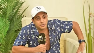 أوس أوس يطلب الدعاء لوالدته بعد دخولها رعاية القلب