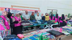 بالصور.. الشباب والرياضة توزع المستلزمات المدرسية على الأسر الأكثر احتياجا ببورسعيد 