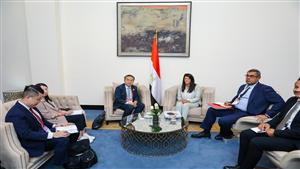 المشاط تبحث التعاون المشترك مع وزير المالية والخزانة بهونج كونج