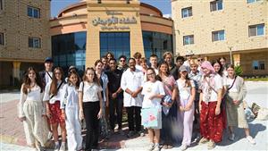 بالصور- طلاب ألمان يزورون مستشفى الأورام بالأقصر لدعم مرضى الصعيد 