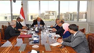 وزير الإسكان يتابع موقف خدمات مياه الشرب والصرف الصحي