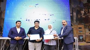 صور.. 500 شاب وفتاة يحاورون وزير الشباب ومحافظ أسوان