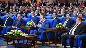 السيسي يشهد فيلماً تسجيلياً عن إنجازات الزراعة بمؤتمر حكاية وطن 