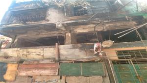 النيران حاصرت عائلة بالكامل.. النيابة الإدارية تعاين حريق عقار بمصر القديمة