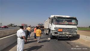 بسبب تريلا.. تصادم مروع بين 4 سيارات أعلى الطريق الإقليمي بالمنوفية- صور