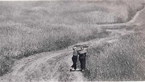 42 صورة عبقرية مسروقة من آلة الزمن.. سحر الأبيض والأسود