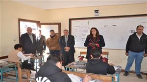 بالصور- نائب محافظ البحيرة تتفقد لجان امتحانات  الشهادة الإعدادية