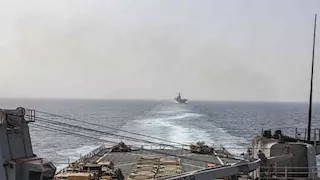 هيئة عمليات التجارة البحرية البريطانية تبلغ عن حادث وتبادل لإطلاق النار بعدن