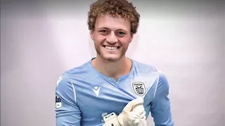 بصورة عائلية.. أحمد نادر السيد يحتفل بعيد ميلاده والده