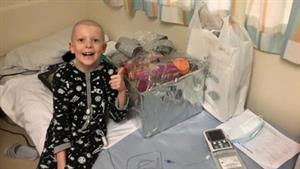 معجزة بدون كيماوي.. قصة أول طفل يجرب علاج السرطان الجديد (صور)