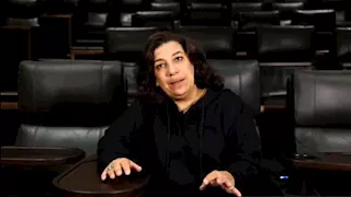 سماء إبراهيم تُهدي عملها الجديد لروح والدتها في معرض الفنون التشكيلية