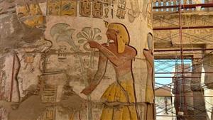 مطموسة منذ مئات السنين.. إظهار الألوان الأصلية لنقوش صالة الأعمدة الكبرى بمعابد الكرنك- صور