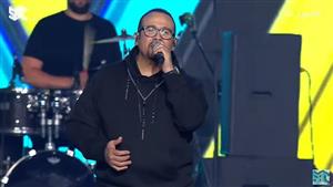 هشام عباس يتألق في غناء"وأنا أعمل إيه" و "يا ليلة" بحفل "كاسيت 90" بموسمه الثاني