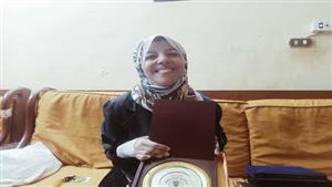 تحدت إعاقتها ووصلت الثانية على الدفعة.. "آية" تروي قصة كفاحها لتحقيق حلم الدراسات العليا