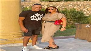 مش بخيل معايا... 20 صورة لقصة حب عصام الحضري وزوجته من المعاناة إلى النجومية 