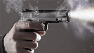 الكاميرات كشفت الجريمة.. اعتقال رجل حاول قتل جاره بالرصاص   