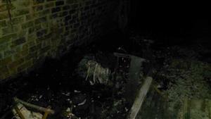 "الكهرباء كانت مفصولة".. غموض يكتنف حريق مخزن الخيش بالزقازيق -صور