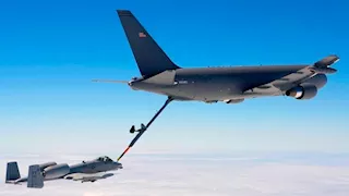 الولايات المتحدة ترسل 15 طائرة تزويد بالوقود إلى الشرق الأوسط.. ما القصة؟