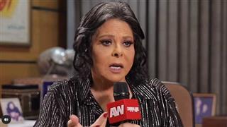 إسعاد يونس: "عمرو دياب مبيرضاش يعمل انترفيوهات.. بيقولي مابعرفش أتكلم"