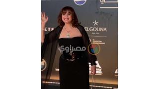 إلهام شاهين تخطف الأنظار بفستانها من حفل افتتاح مهرجان الجونة السينمائي