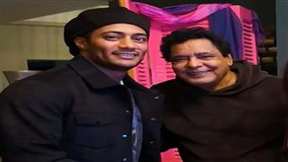 الكينج والأسطورة.. محمد رمضان يروج لعمل فني جديد مع منير