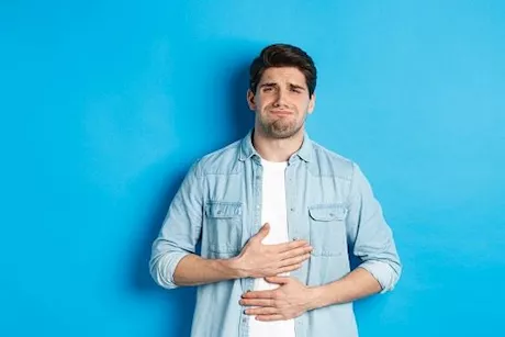 الإفطار في رمضان- إليك أسباب انتفاخ البطن بعد الأكل وعلاجه