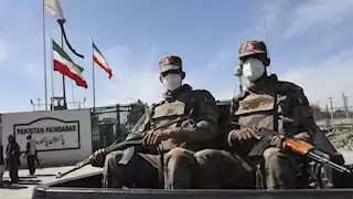 إيران.. مقتل 5 من قوات الأمن في هجوم مسلح قرب الحدود الباكستانية