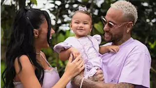 بعد إصابته مع الهلال.. 10 صور لنيمار وصديقته من عيد ميلاد ابنتهما (فيديو)