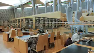 ليست مجرد كتب.. كنوز وأسرار بين جدران مكتبة الإسكندرية | تعرف عليها (صور)