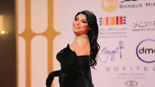 منى ممدوح تعلن خروج والدها من العناية المركزة