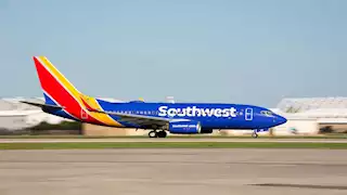 إصابة طائرة ركاب أمريكية برصاصة قبل إقلاعها من مطار دالاس