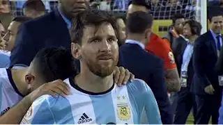 "تاريخ ميسي والرجل الذي مات واقفا".. 10 صور ترصد أصعب ركلات الجزاء في التاريخ (فيديو)