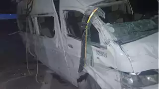  إصابة 13 شخصا في انقلاب ميكروباص على الصحراوي الغربي بقنا