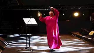  طبيب شيرين عبد الوهاب يدافع عنها بعد حفل الكويت: "ملكة الطرب العربي"