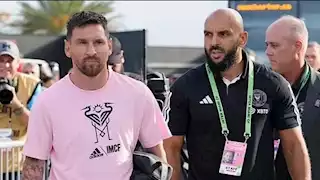 بسبب مشروب طاقة.. حارس ميسي يتحدى ملاكم بنزال في الحلبة