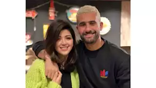 "على أنغام أنا من غيرك".. زوجة باسم مرسي تحتفل بعيد زواجهما الـ8 