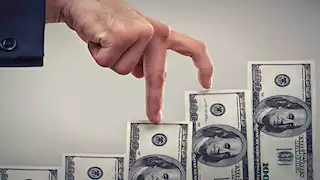 سعر الدولار مقابل الجنيه يرتفع في 10 بنوك بنهاية تعاملات اليوم