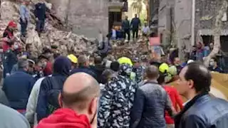  "كان لينا ناس هنا ماتوا".. جيران العقار المنهار في الوايلي يروون تفاصيل الحادث