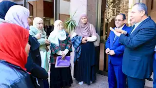 رئيس "الأبنية التعليمية" يتفقد أعمال الامتحان الإلكتروني للمتقدمين لشغل وظائف بالهيئة