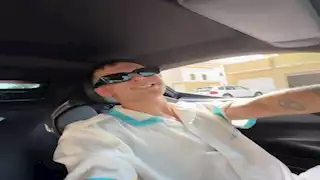 تصرف صادم وغير متوقع من بلوجر.. لن تتخيل ما فعله 