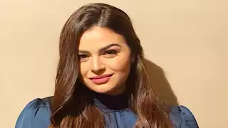 "جاذبية اللون الوردي".. هنادي مهنا بإطلالة ناعمة- ما سر اللوك؟