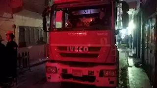 4 حالات اختناق وسط نيران شقة فيصل