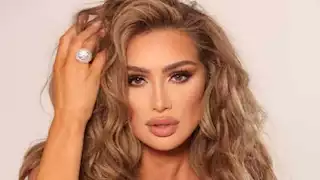 مرتدية "أخطبوط".. مايا دياب تفاجئ متابعيها بـ "إطلالة غريبة"