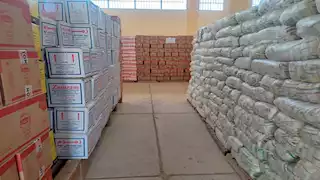 محافظ جنوب سيناء يتابع المخزون الاستراتيجي للسلع الغذائية -صور