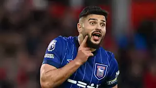 قبل سام مرسي.. لاعبون رفضوا ارتداء شعار المثليين