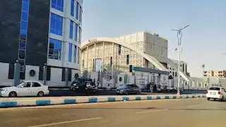 التحقيق في فيديو مشاجرة بالعصي بين الأمن ومواطنين بمجمع السويس الطبي