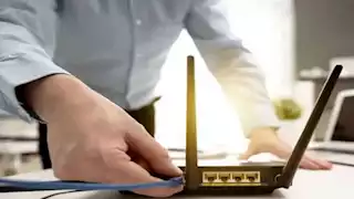 هذا ما يفعله الإنترنت في شخصية المراهقين.. احمي أولادك