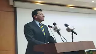 "لا داعي للسفر".. أشرف صبحي يتحدث عن مرض نهلة رمضان وإبراهيم شيكا