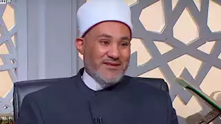 حكم من ترك عمله الأساسي للتربح من السوشيال؟.. أمين الفتوى يحسم الجدل