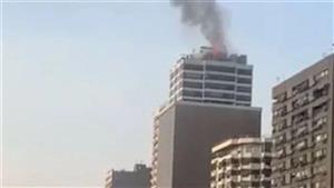 "تهشم التكييفات".. السيطرة على حريق في برج شهير بالمهندسين (صور)